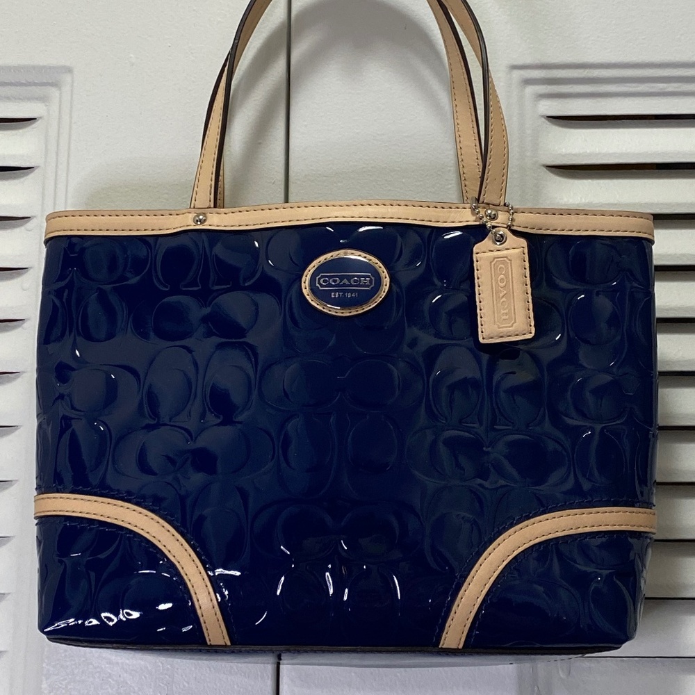 Coach Peyton Signature C Patent Navy Leather Tote